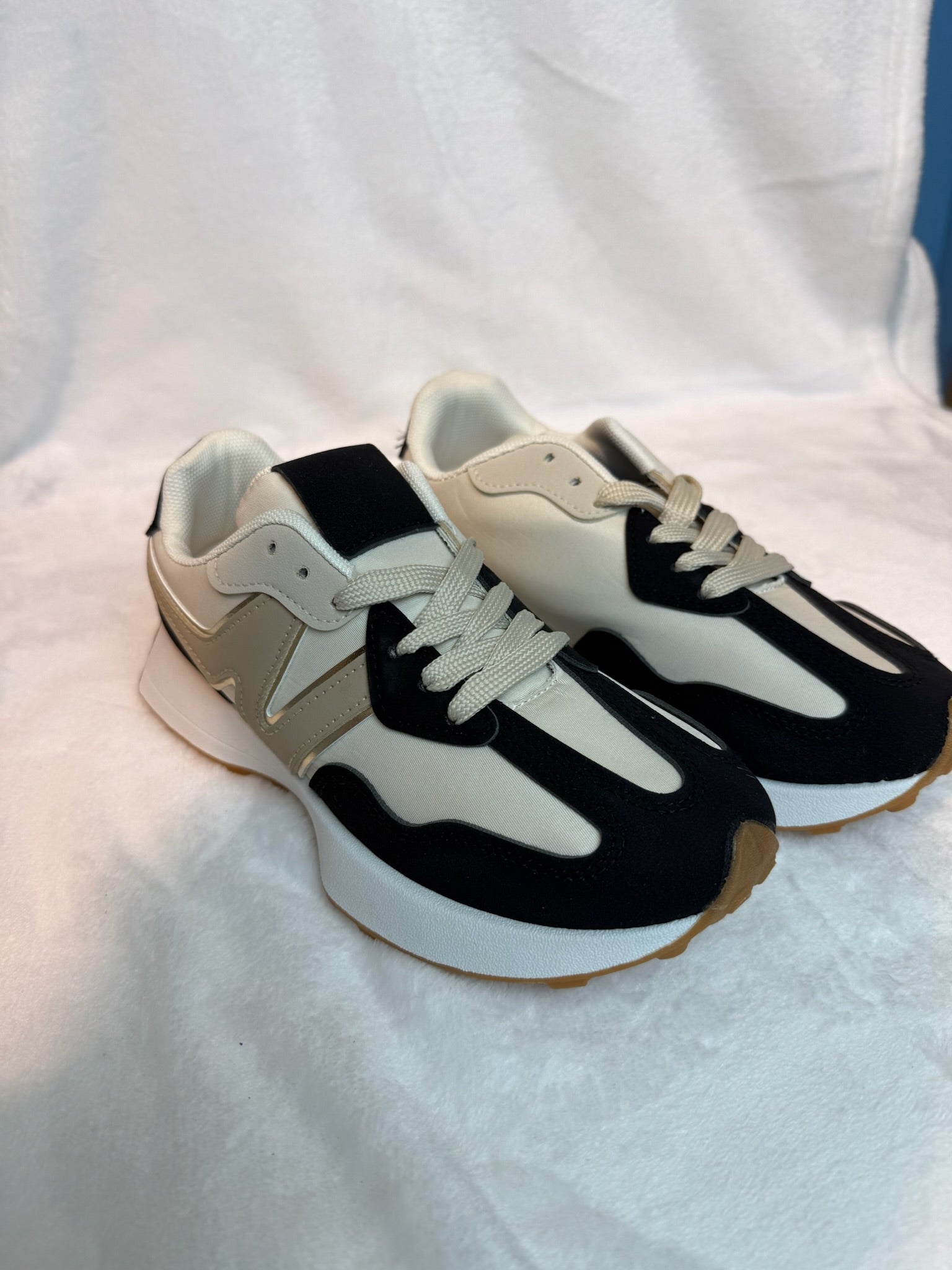 Zapatilla Marbella Negra y Beige